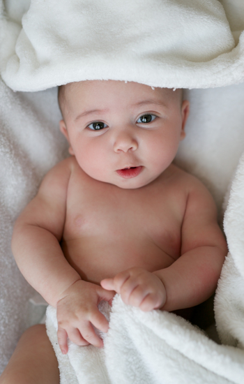 YENİ DOĞAN BEBEĞİMDEKİ ALERJİ VE DERİ EGZAMASINI NASIL TEDAVİ EDEBİLİRİM?